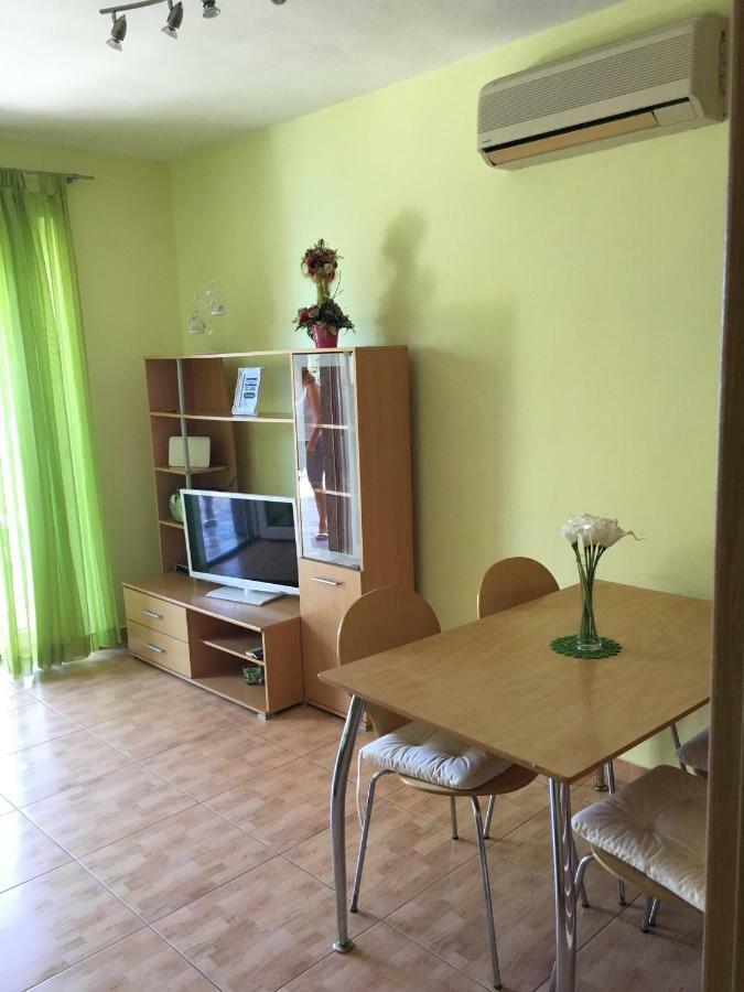 Апартаменти Apartman Tatjana Подгора Екстер'єр фото